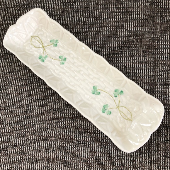 Belleek Shamrock Mint Tray - Picture 1 of 3